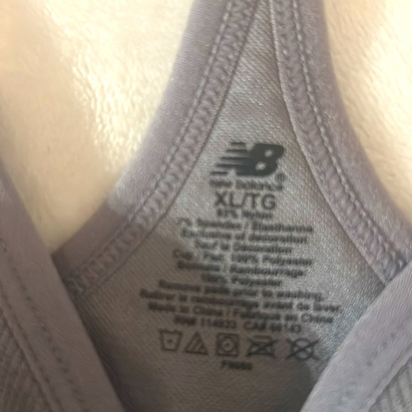 New Balance Active Top Size XL - Picture 5 of 5
